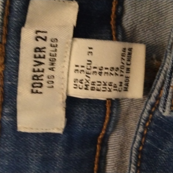 NWT FOREVER 21 BUTTON FLY ANKLE JEANS - Picture 5 of 7